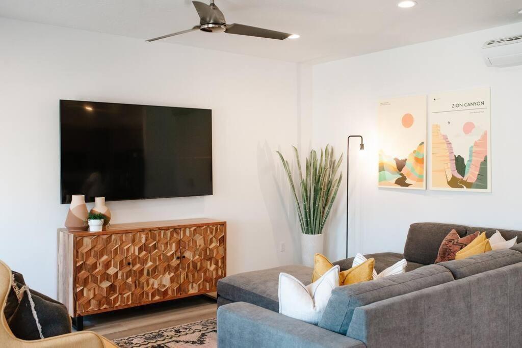 Zen Trail Retreat - New 5 Bedroom Luxury Condo เซนต์ จอร์จ ภายนอก รูปภาพ